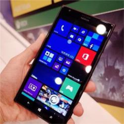 微軟服軟谷歌？Windows Phone未來或?qū)⒓嫒軦ndroid
